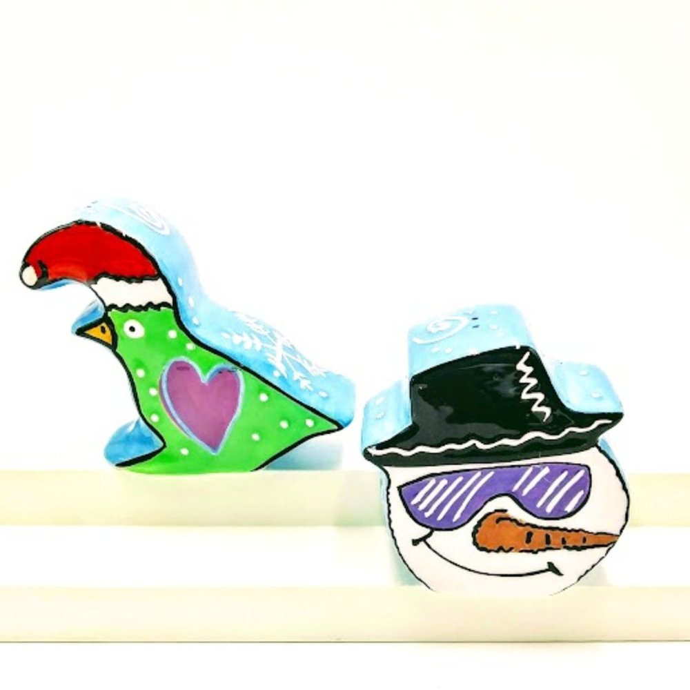 * CHRISTMAS BIRD & SNOWMAN*SALT & PEPPER SHAKERS*CERAMIC*WHIMSICAL*HAND PAINTED*